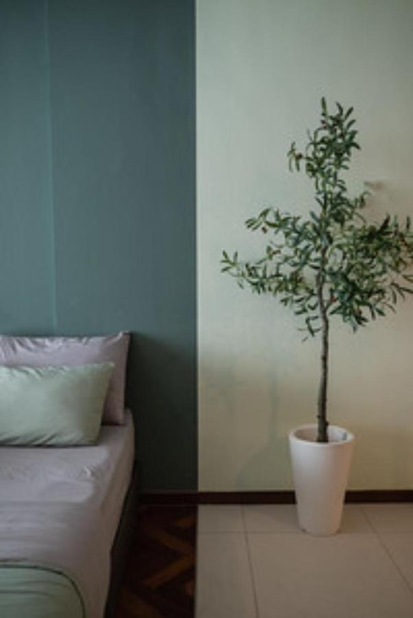 Deluxe Seaview Suite Twin Bed By The Only Bnb Tanjung Tokong Buitenkant foto
