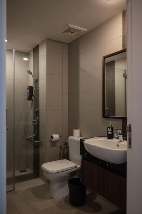Deluxe Seaview Suite Twin Bed By The Only Bnb Tanjung Tokong Buitenkant foto